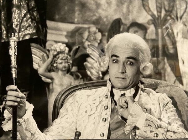 Foto di Vittorio Gassman scattata da Maria Attisani sul set del film "La Tosca". Per Oliva Stampe Antiche